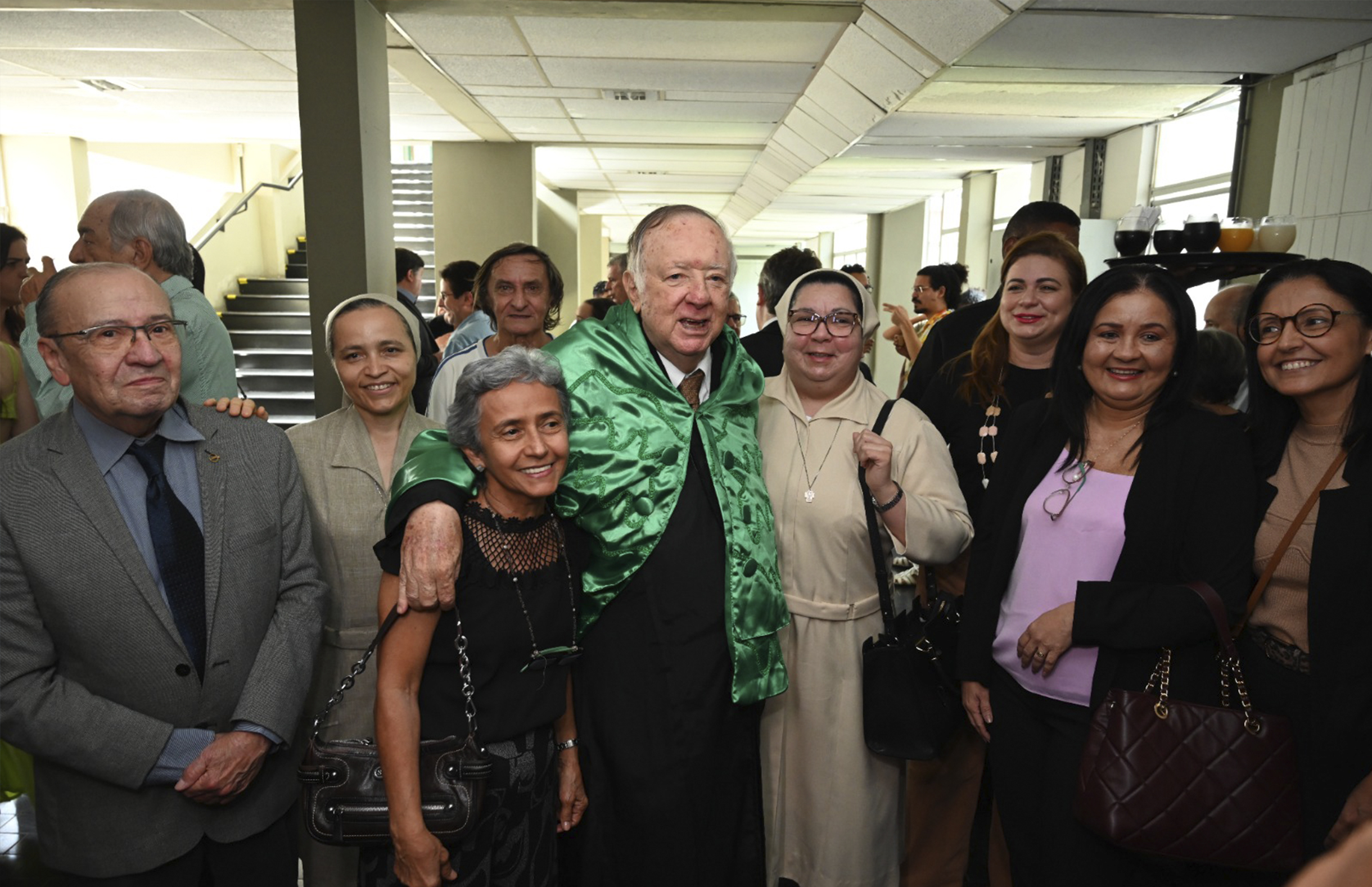 Professor Salvador Vilar, urologista do Hospital Maria Lucinda, recebe título de Professor Emérito da UFPE 